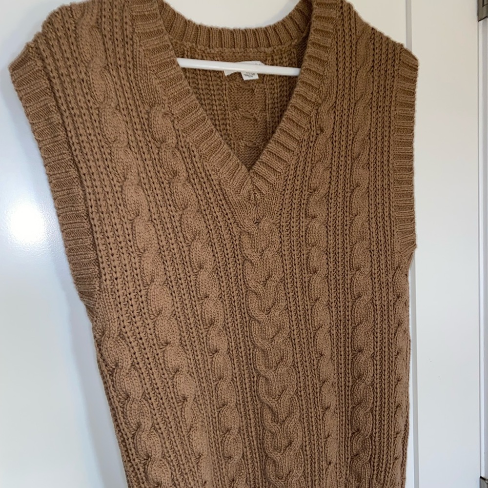 American Eagle Tan Sweater Vest